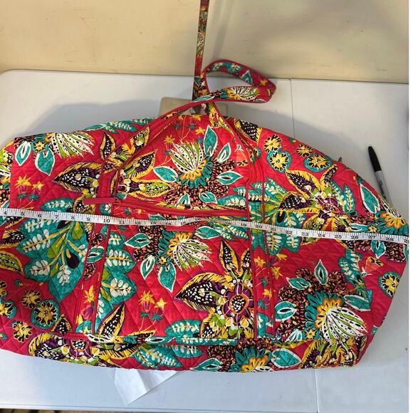 Vera Bradley Bag Red Multi Floral Quilted Duffle Weekender Travel Bag - Picture 14 of 14